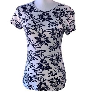 J. McLaughlin XS fitted, crew neck, floral top